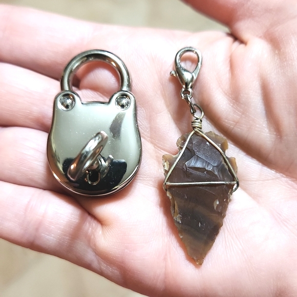 Accessories - Mini Working Lock & Jasper Wire Wrapped Repro Arrowhead Charms
